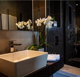 5-Bedroom Luxury Sea-View Villa with Infinity Pool near Dubrovnik – Sleeps 10